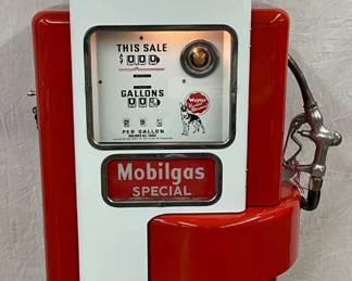 Wayne Model 60 Mobilgas Special Gasoline Pump with Pegasus Globe