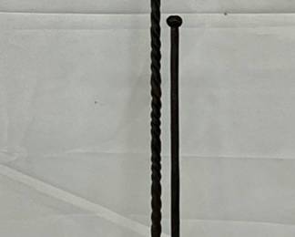 Hand-Forged Wrought Iron Hanging Light with Heart Finial, 1700-1750, 24 Inches