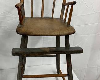 Early Spindle Back Highchair