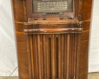 RCA Victor Model 29K Wooden Console Radio