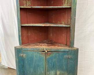 1790-1820 Blue Corner Cupb