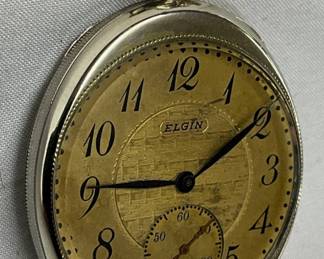 “17 Jewels Adjusted,” and bears serial number 25082500