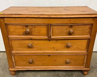 Cottage Style 2 Over 2 Chest, 37x30