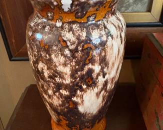 1930s McCoy onyx vase