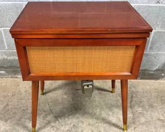 VINTAGE SEWING MACHINE W/ CABINET