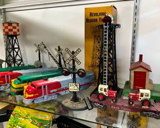 COLLECTION TRAINS AND ASSESSORIES