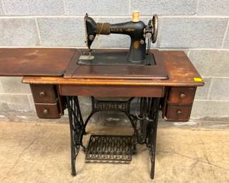 INSIDE VIEW SEWING MACHINE