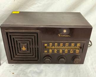 VINTAGE EMERSON RADIO