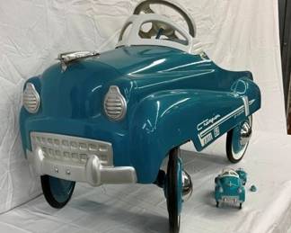 FRONT VIEW ORIG PEDAL CAR