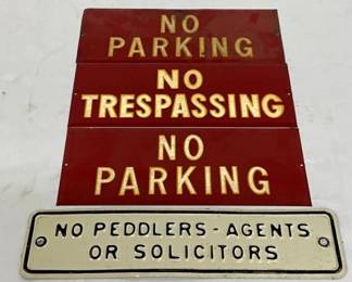 NO PARKING, NO PEDDLERS SIGN