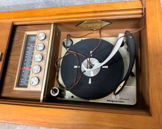 MAGNAVOX INSIDE VIEW