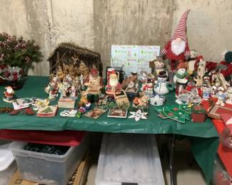 Nativity set, set of Santa’s, decorative items,