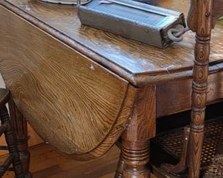 Drop leaf kitchen table
