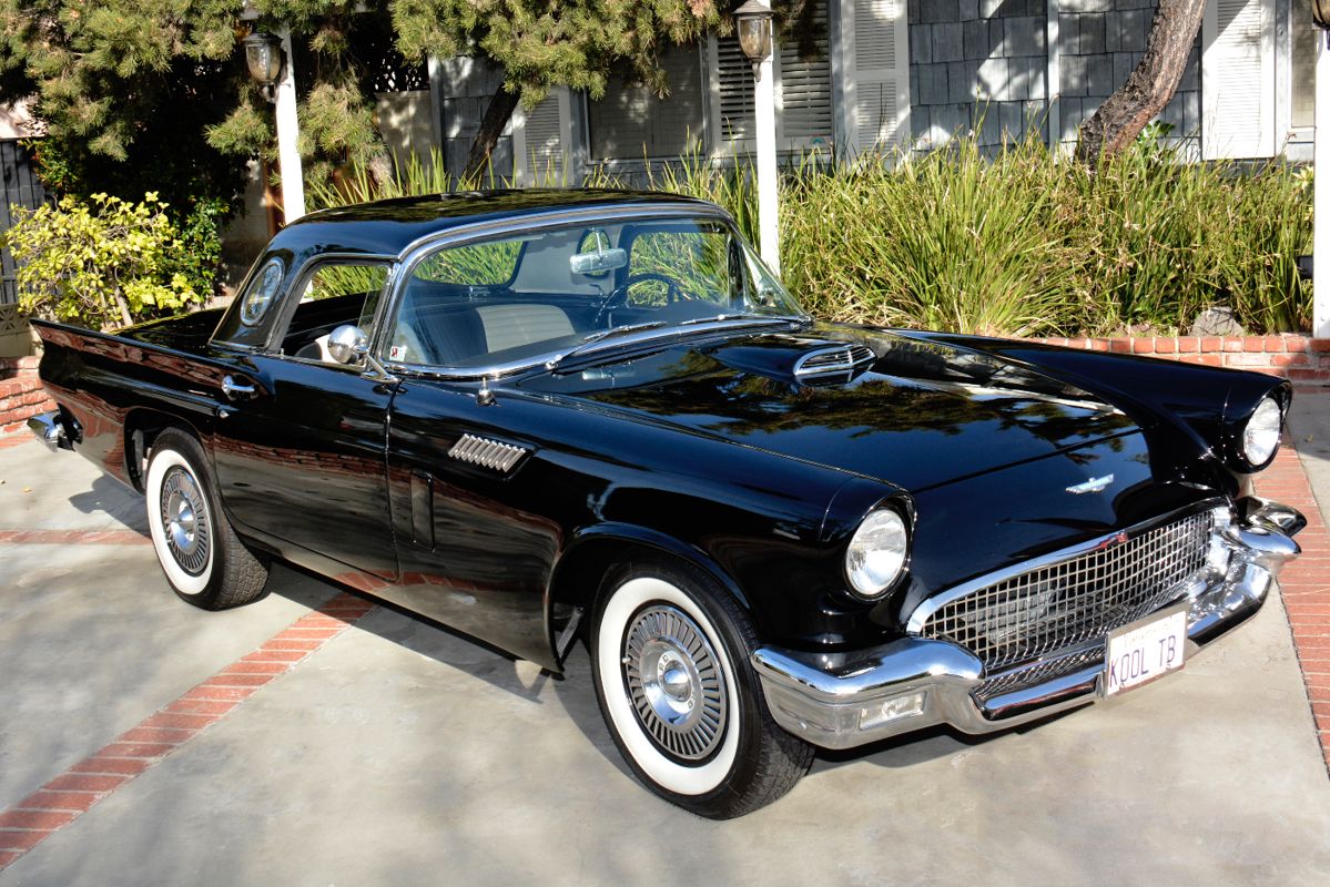 1957 Ford Thunderbird
