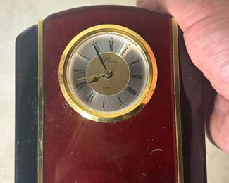 Desk clock