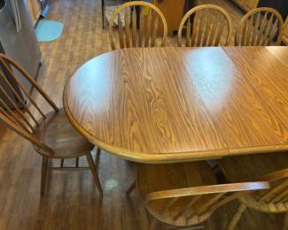 Oak Dining Table (8) chairs (4) leaves
Tbl: 63”-120”L, 41”w 29.5”t Leaf 15”w
Chr: 19”w 17”d 38.5”t. $ 600.00