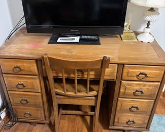 7 drawer wooden desk with chair
Desk: 46.5”w 22.5”d 30.5”t
Chair: 17.5”w 16”d 32”t.  $ 95.00 set