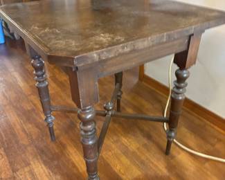 Wood lamp table. 25”w 25”d 28”t
$125.00