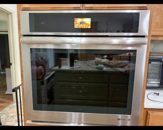 Jenn Air 30” electric wall oven $300.00