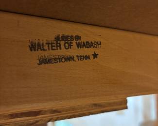 Oak Dining Table (8) chairs (4) leaves
Tbl: 63”-120”L, 41”w 29.5”t Leaf 15”w
Chr: 19”w 17”d 38.5”t. $ 600.00