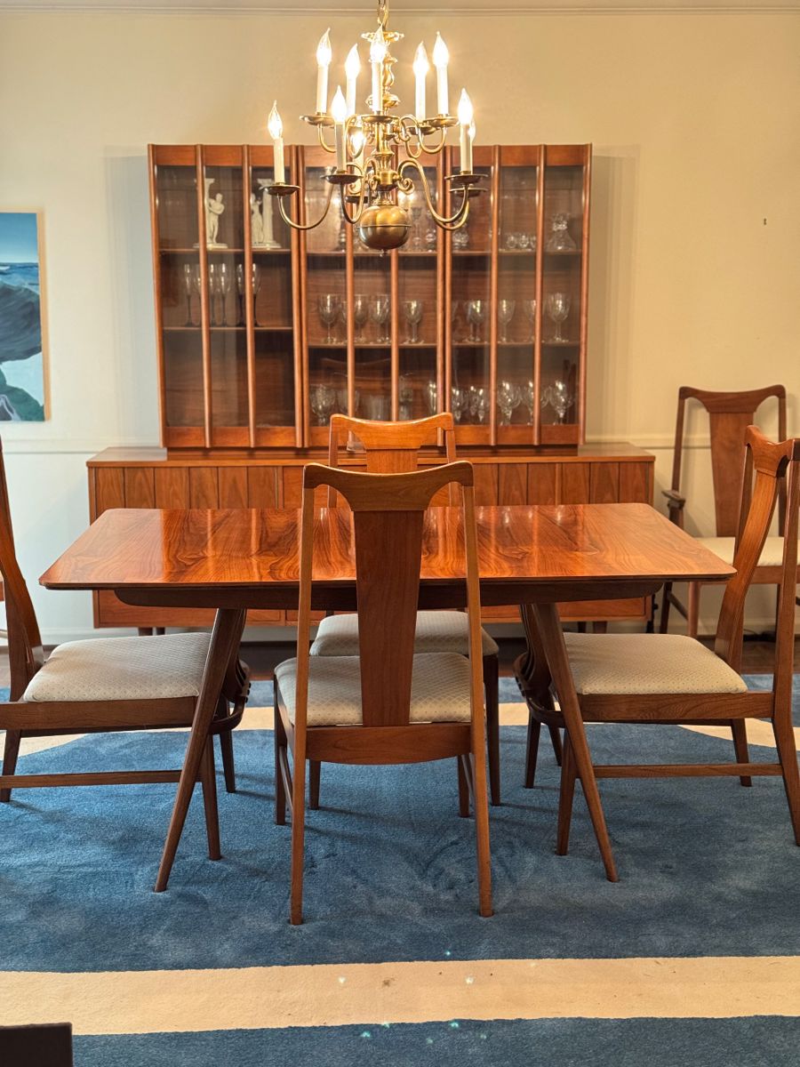 Gorgeous retro MCM dining set with very unique features. Solid wood