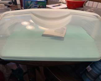 Like new tupperware vintage sheet cake server