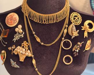 baubles, pins, chains vintage extravganza
