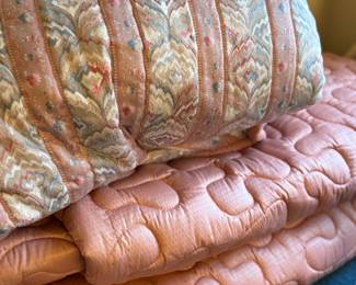 custom twin bedspreads