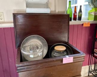 ANTIQUE DRY SINK