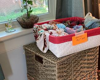 WICKER HAMPER