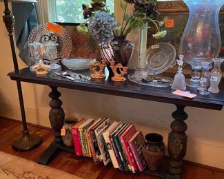 CONSOLE TABLE