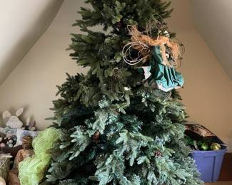 CHRISTMAS TREE