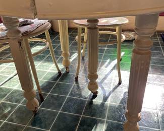 5 LEG ROUND TABLE