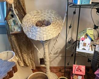 WICKER FERNERY