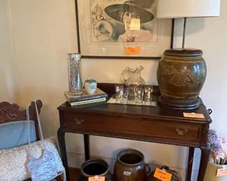 CONSOLE TABLE