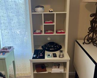 Shelf storage for sewing table