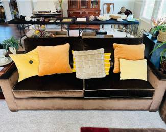 Vintage couch by: Essentials by Century furniture