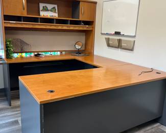 Bush Business Furniture U-shaped desk with hutch