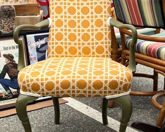 VINTAGE CHAIR GLOWED UP