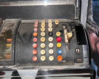 VINTAGE CASH REGISTER