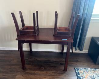 childrens table and chairs