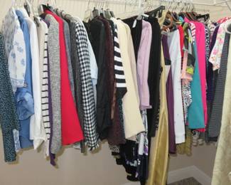 Women's Clothes Size Med-2X