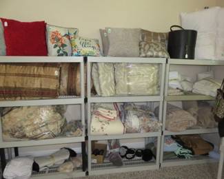 Queen/King Comforter Sets/Blankets, Throw Pillows