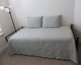 Sofa/Trundle Bed