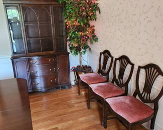 Set of 5 shield back chairs.
5 chairs only