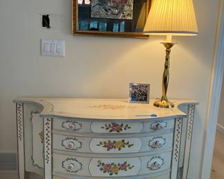 Maitland Smith chest, decor 