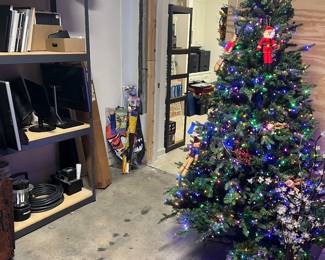 Christmas, kites, monitors
