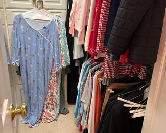 Ladies’ clothing size 1x, nightgowns