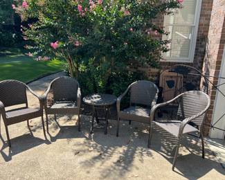 Front gate outdoor wicker set