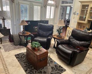 Recliners, decor